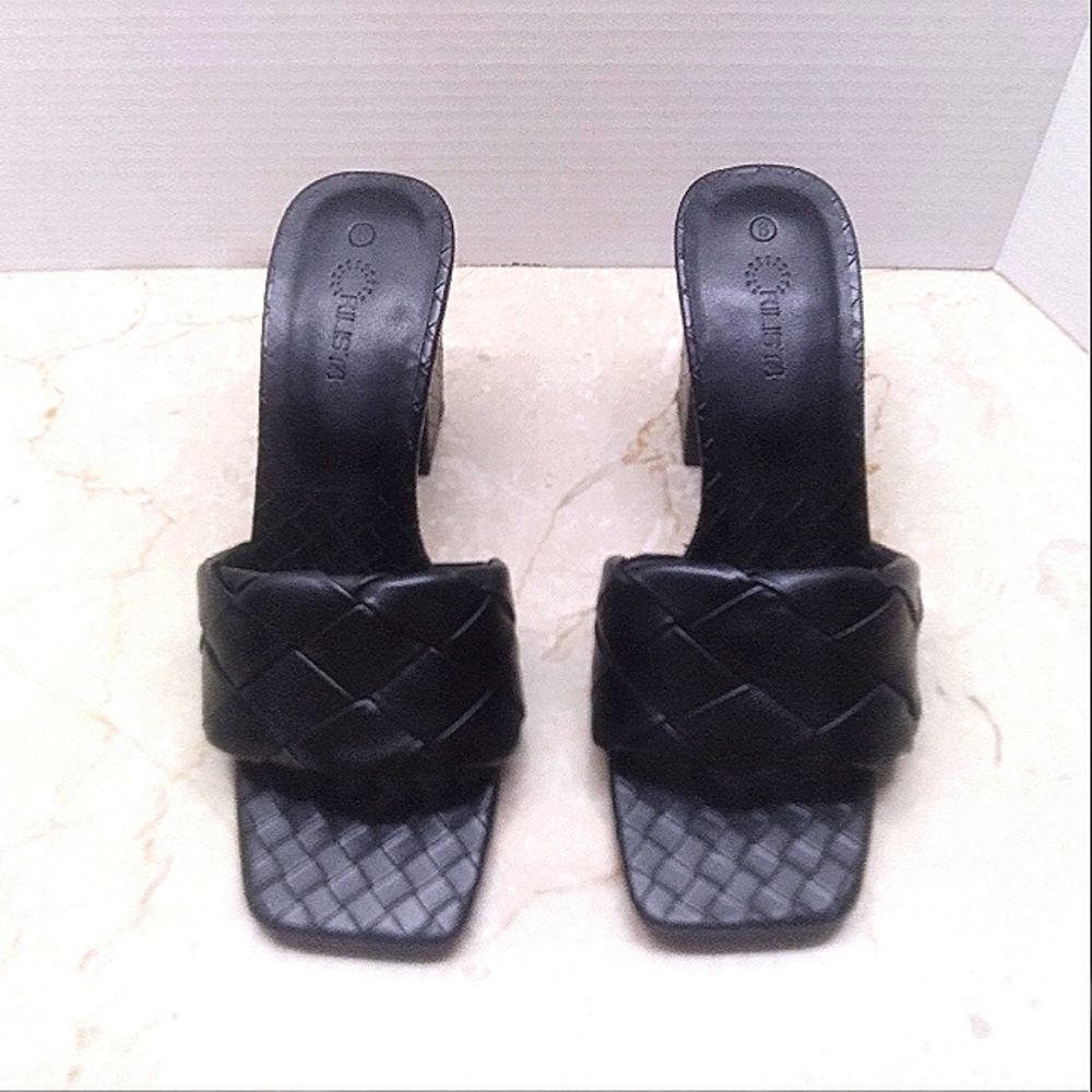 Black Wedges